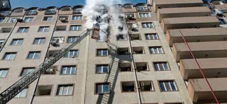 FHN: Xırdalanda çoxmərtəbəli yaşayış binasındakı yanğın söndürülüb - FOTO FHN: Xırdalanda çoxmərtəbəli yaşayış binasındakı yanğın söndürülüb - FOTO