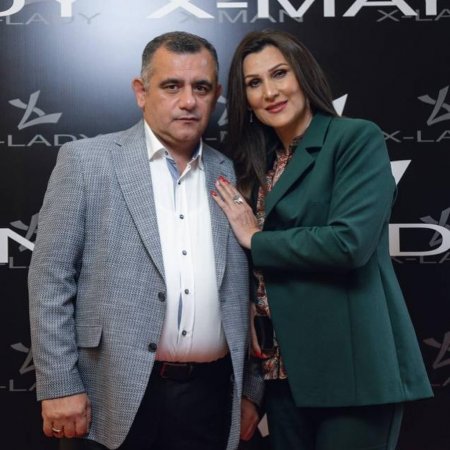 Gülyanaq Məmmədova ailəsi ilə - Fotolar Gülyanaq Məmmədova ailəsi ilə - Fotolar