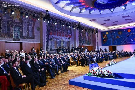 Azərbaycanlı nazirə Serbiyada orden verildi - Fotolar Azərbaycanlı nazirə Serbiyada orden verildi - Fotolar