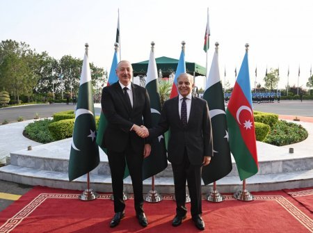 Azərbaycan-Pakistan qardaşlıq münasibətlərinə baxış