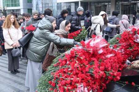 BANM kollektivi Xocalı soyqırımı qurbanlarının xatirəsini yad edib - FOTOLAR