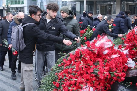 BANM kollektivi Xocalı soyqırımı qurbanlarının xatirəsini yad edib - FOTOLAR