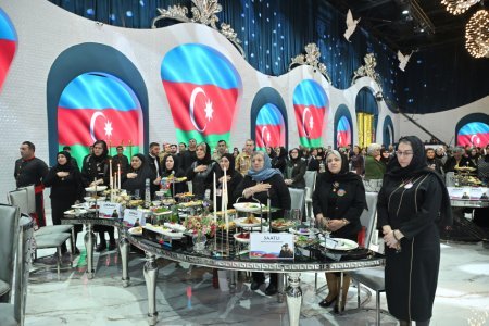 Arzu Əliyeva şəhid anaları ilə birgə iftar məclisində iştirak edib - FOTOLAR Arzu Əliyeva şəhid anaları ilə birgə iftar məclisində iştirak edib - FOTOLAR