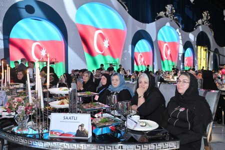 Arzu Əliyeva şəhid anaları ilə birgə iftar məclisində iştirak edib - FOTOLAR Arzu Əliyeva şəhid anaları ilə birgə iftar məclisində iştirak edib - FOTOLAR