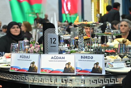Arzu Əliyeva şəhid anaları ilə birgə iftar məclisində iştirak edib - FOTOLAR Arzu Əliyeva şəhid anaları ilə birgə iftar məclisində iştirak edib - FOTOLAR