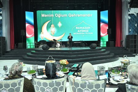 Arzu Əliyeva şəhid anaları ilə birgə iftar məclisində iştirak edib - FOTOLAR Arzu Əliyeva şəhid anaları ilə birgə iftar məclisində iştirak edib - FOTOLAR