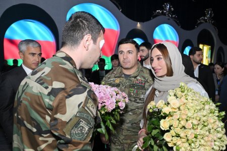 Arzu Əliyeva şəhid anaları ilə birgə iftar məclisində iştirak edib - FOTOLAR Arzu Əliyeva şəhid anaları ilə birgə iftar məclisində iştirak edib - FOTOLAR