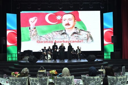 Arzu Əliyeva şəhid anaları ilə birgə iftar məclisində iştirak edib - FOTOLAR Arzu Əliyeva şəhid anaları ilə birgə iftar məclisində iştirak edib - FOTOLAR