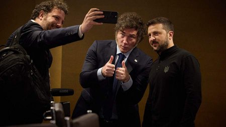Zelenski ilə olan bütün fotolarını sildi - FOTO Zelenski ilə olan bütün fotolarını sildi - FOTO