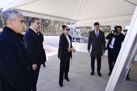 Mehriban Əliyeva Gəncə Memorial Kompleksinin layihəsi ilə tanış olub - FOTOLAR Mehriban Əliyeva Gəncə Memorial Kompleksinin layihəsi ilə tanış olub - FOTOLAR