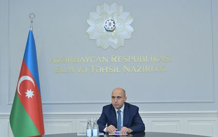 Nazirin 50 000-ci təhsil kreditini alan qızla görüşündən - Fotolar