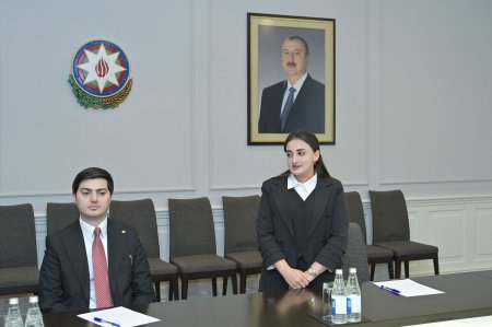 Nazirin 50 000-ci təhsil kreditini alan qızla görüşündən - Fotolar
