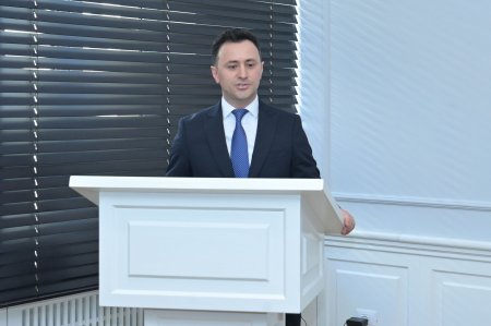 Nazirin 50 000-ci təhsil kreditini alan qızla görüşündən - Fotolar